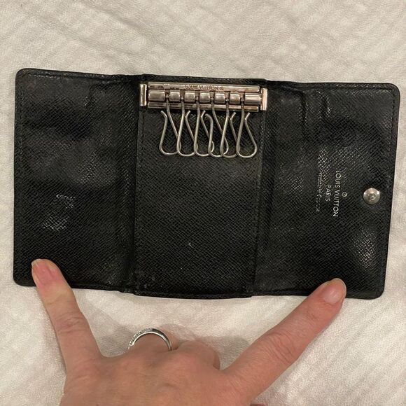 Louis Vuitton Damier Black Multicles 6 Key Case Holder LV Box Key Holder - Picture 8 of 11